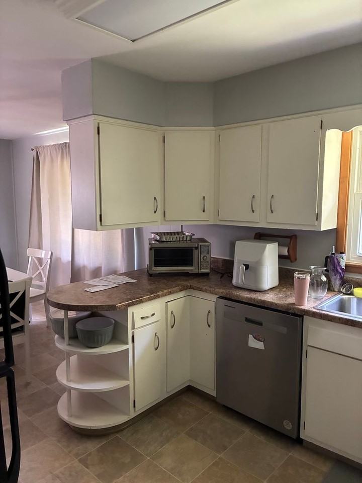 1900 E Hillside Dr - Photo 4 of 12