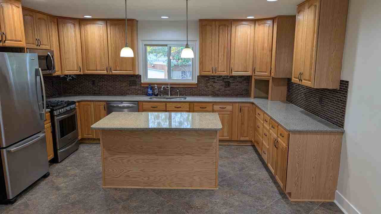 736 736 Shawmut Blvd  - 736 Shawmut Blvd- Upper - Photo 2 of 36