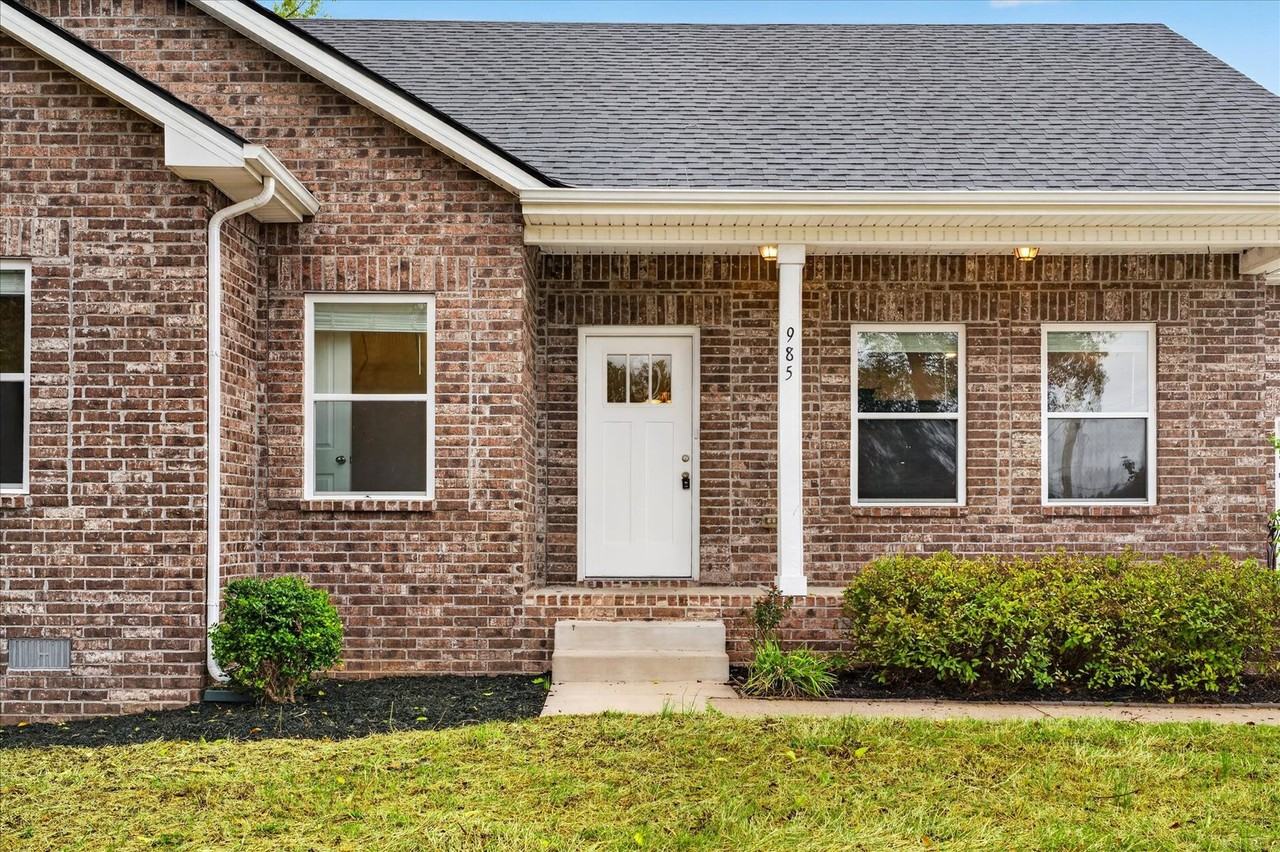 985 Trey Phillips Dr - Photo 4 of 37