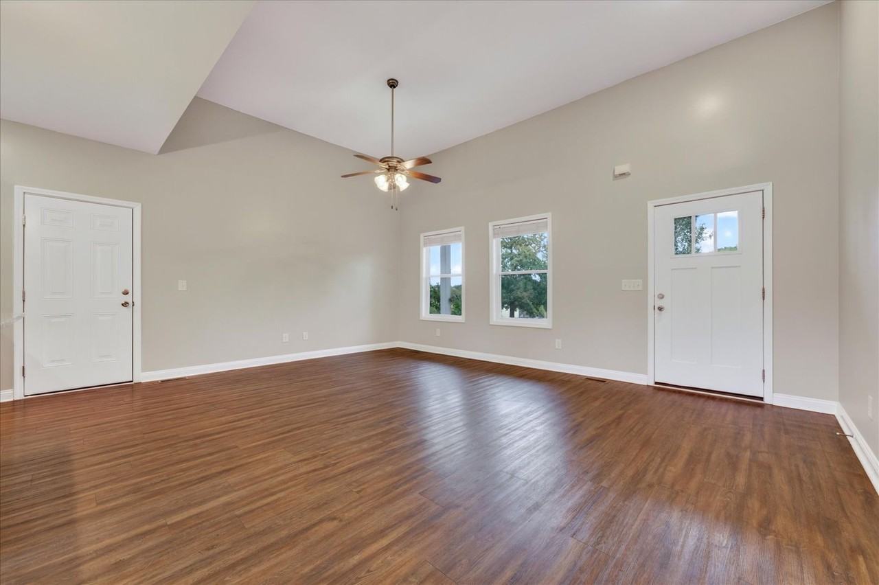 985 Trey Phillips Dr - Photo 7 of 37