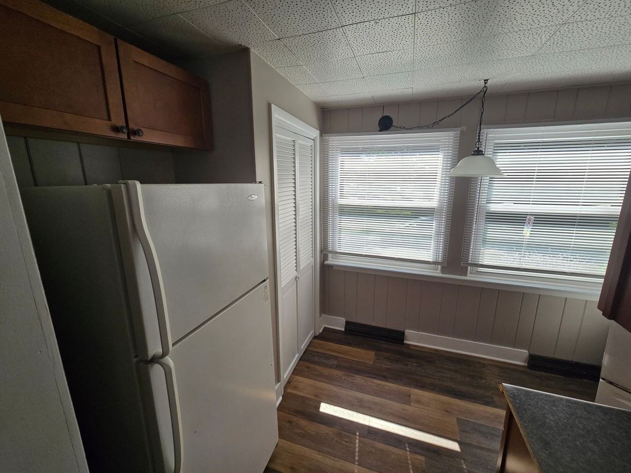 306 S High St - Photo 3 of 9
