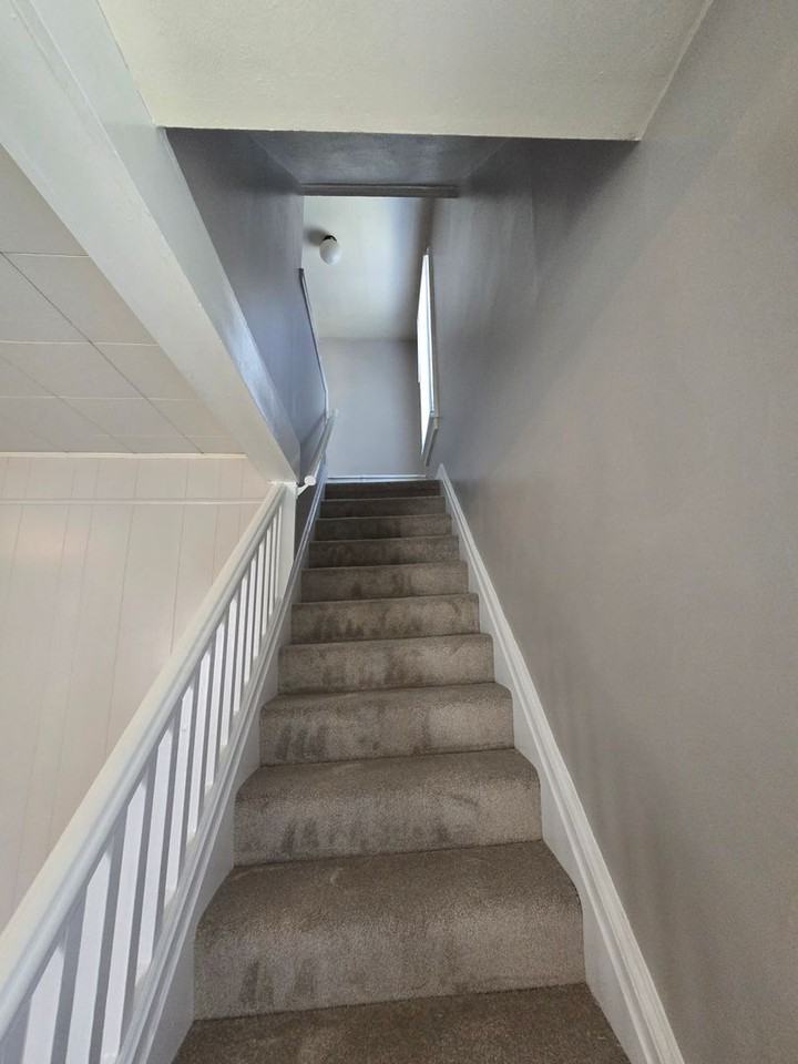 306 S High St - Photo 4 of 9