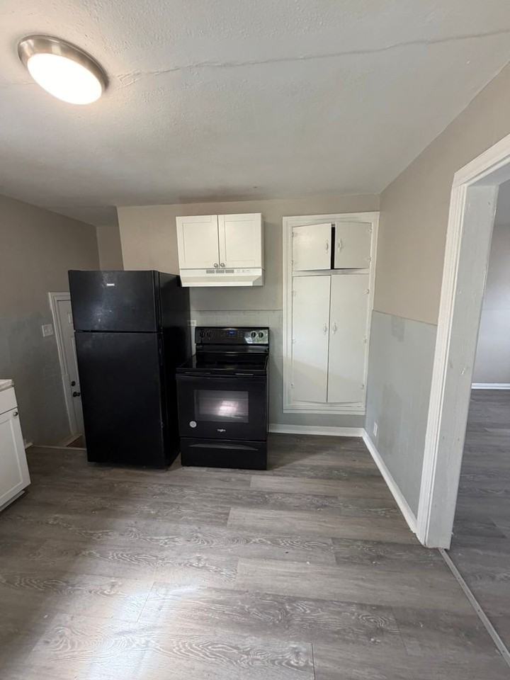 2014 N Bosart Ave - Photo 3 of 9