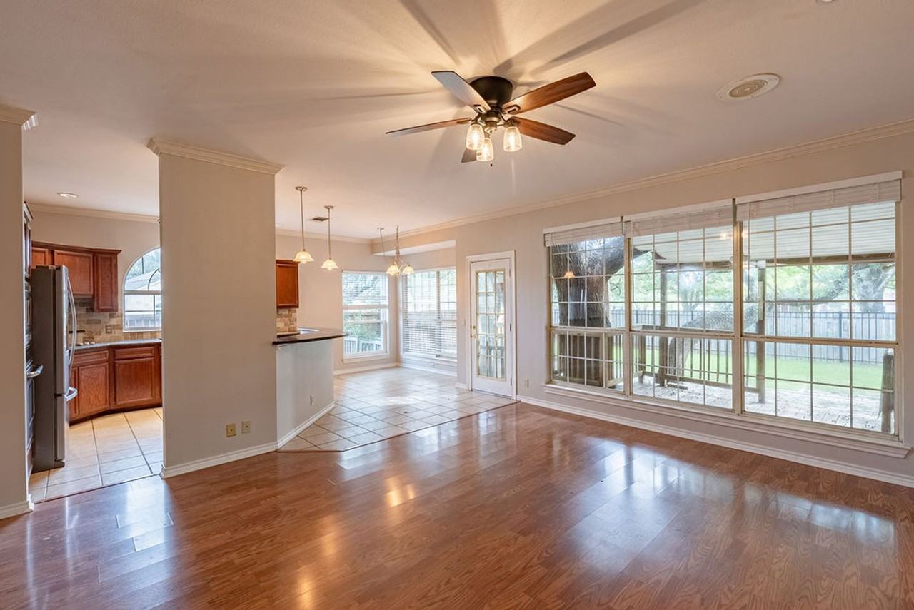 8226 Monona Ave - Photo 4 of 23