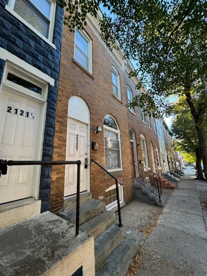 2121 Mcculloh St - Photo 2 of 22