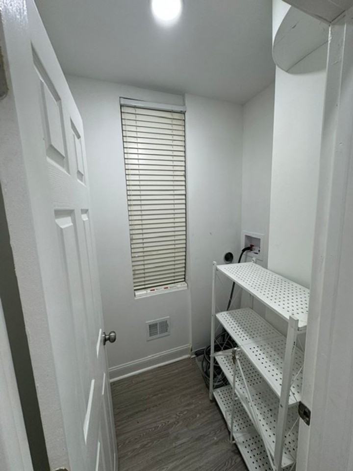 2121 Mcculloh St - Photo 5 of 22