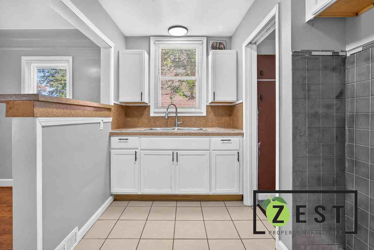 15600 Fordham St - Photo 2 of 27