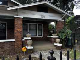 featured image of 424 Arlington Ave