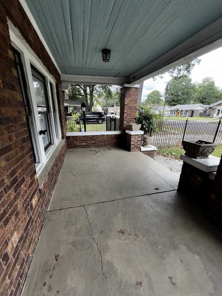 424 Arlington Ave - Photo 2 of 50