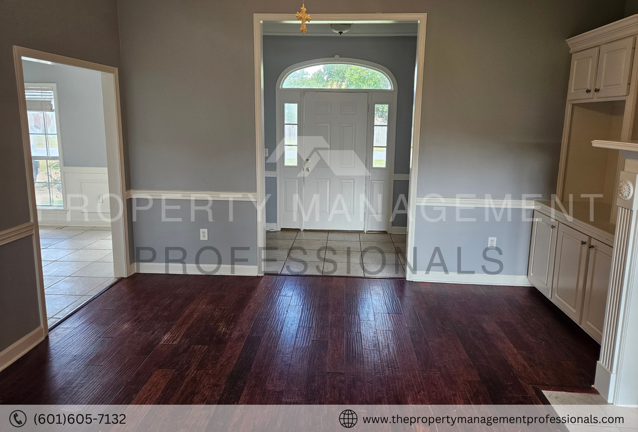 218 Holmar Dr - Photo 5 of 31