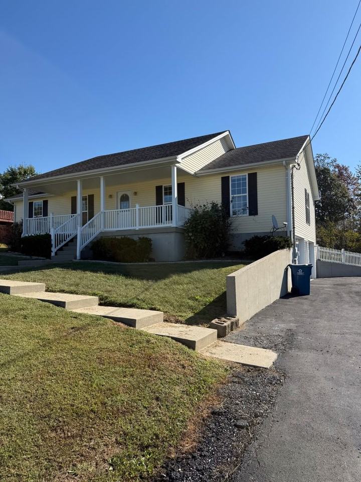 364 School Side Dr - Photo 2 of 19