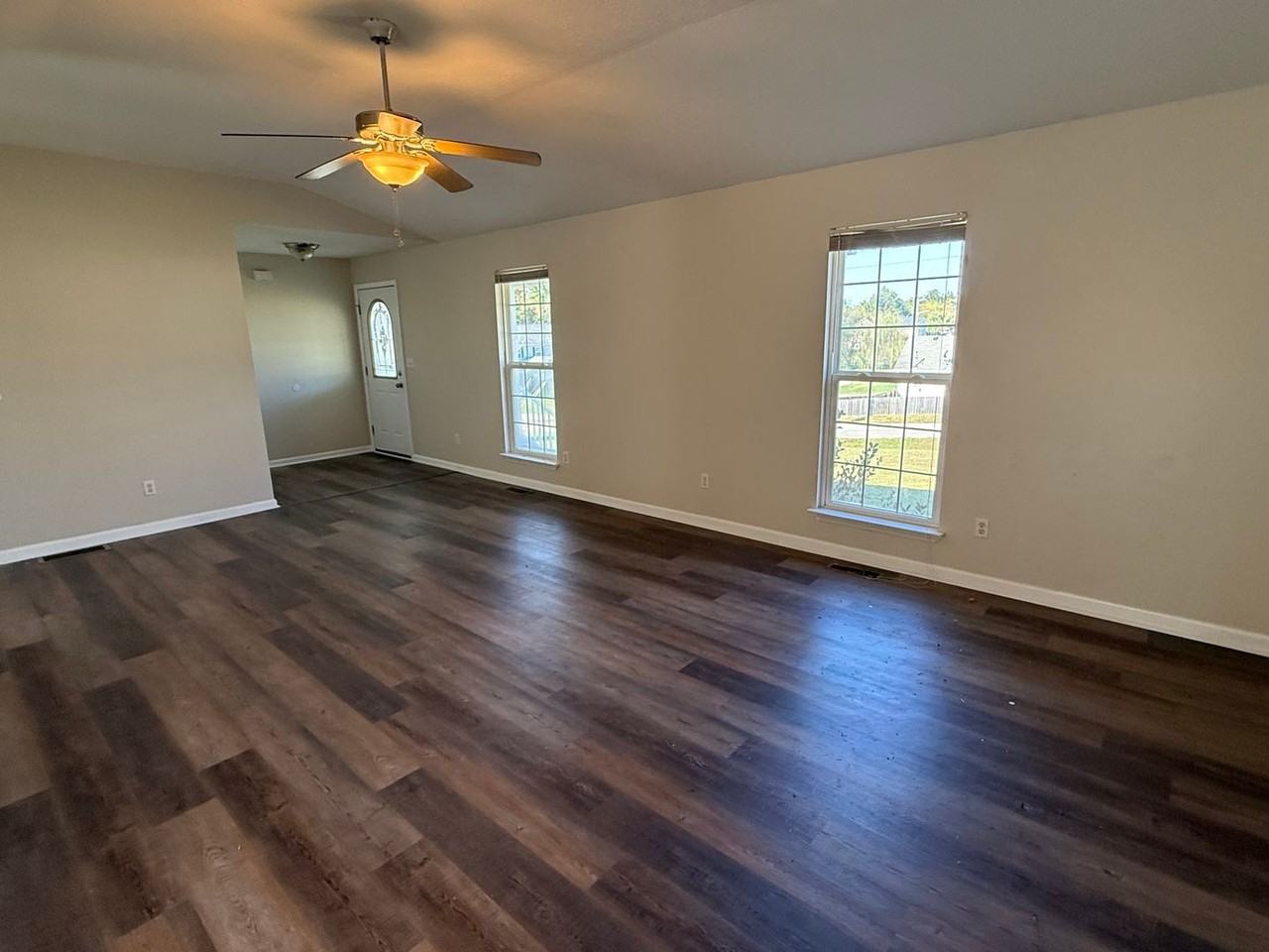 364 School Side Dr - Photo 4 of 19