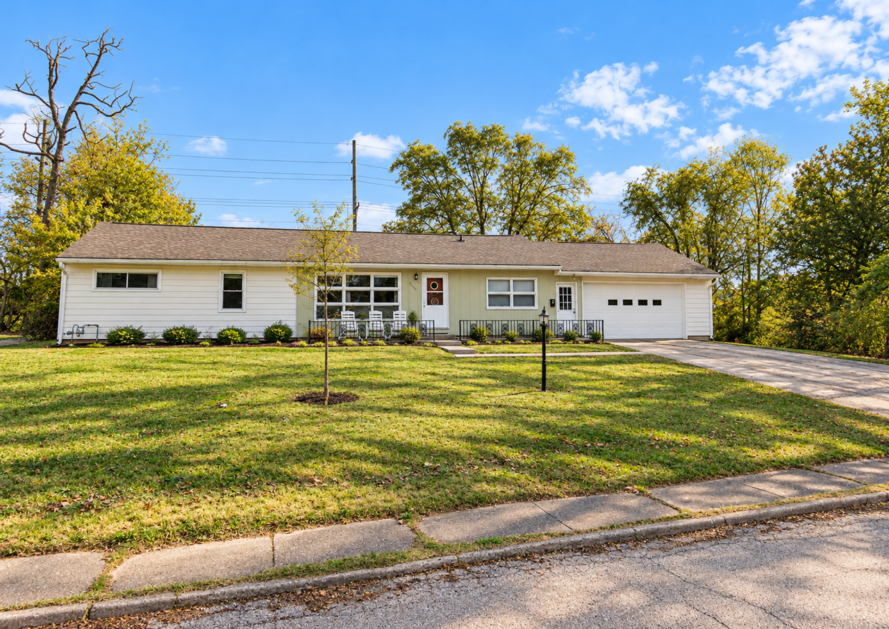 2533 E Eastgate Ln - Photo 2 of 28