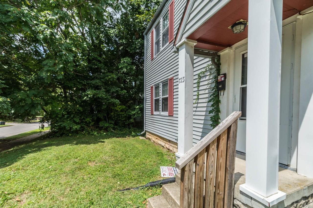 723 E 2nd St - Photo 4 of 37