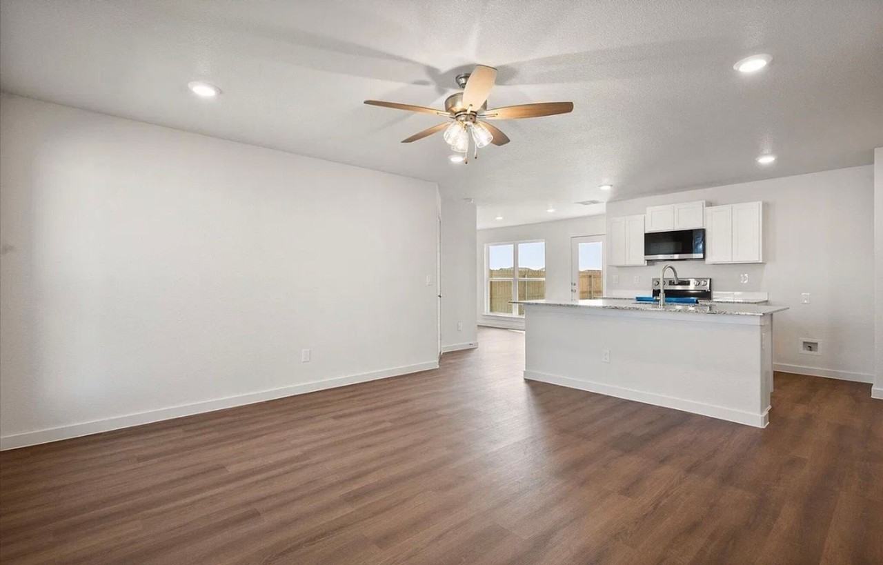 5543 Smith St - Photo 2 of 12