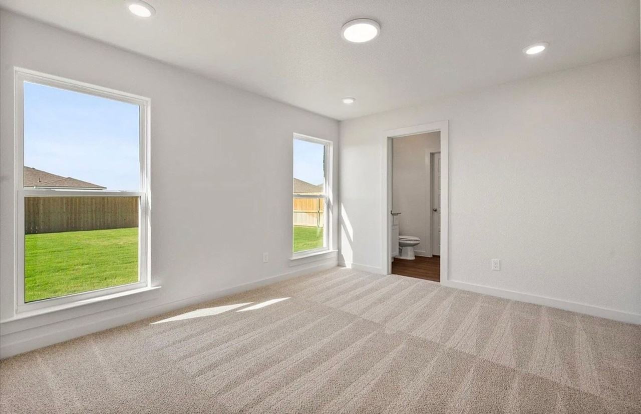 5543 Smith St - Photo 5 of 12