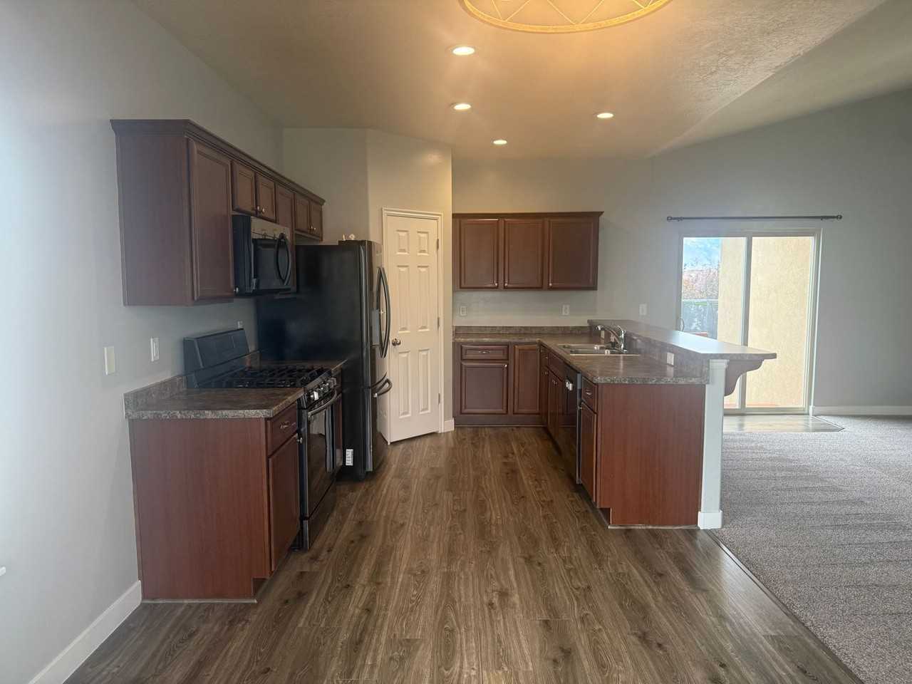 358 N Taylor Rd - Photo 5 of 28