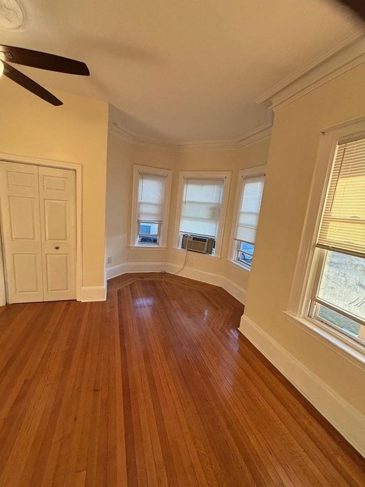 675 Main St - Photo 4 of 23