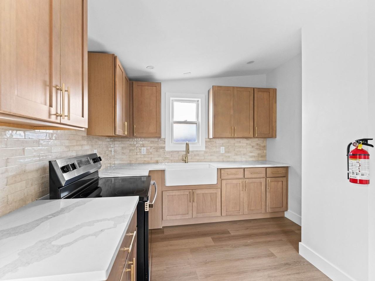716 S 2nd St - Photo 4 of 30