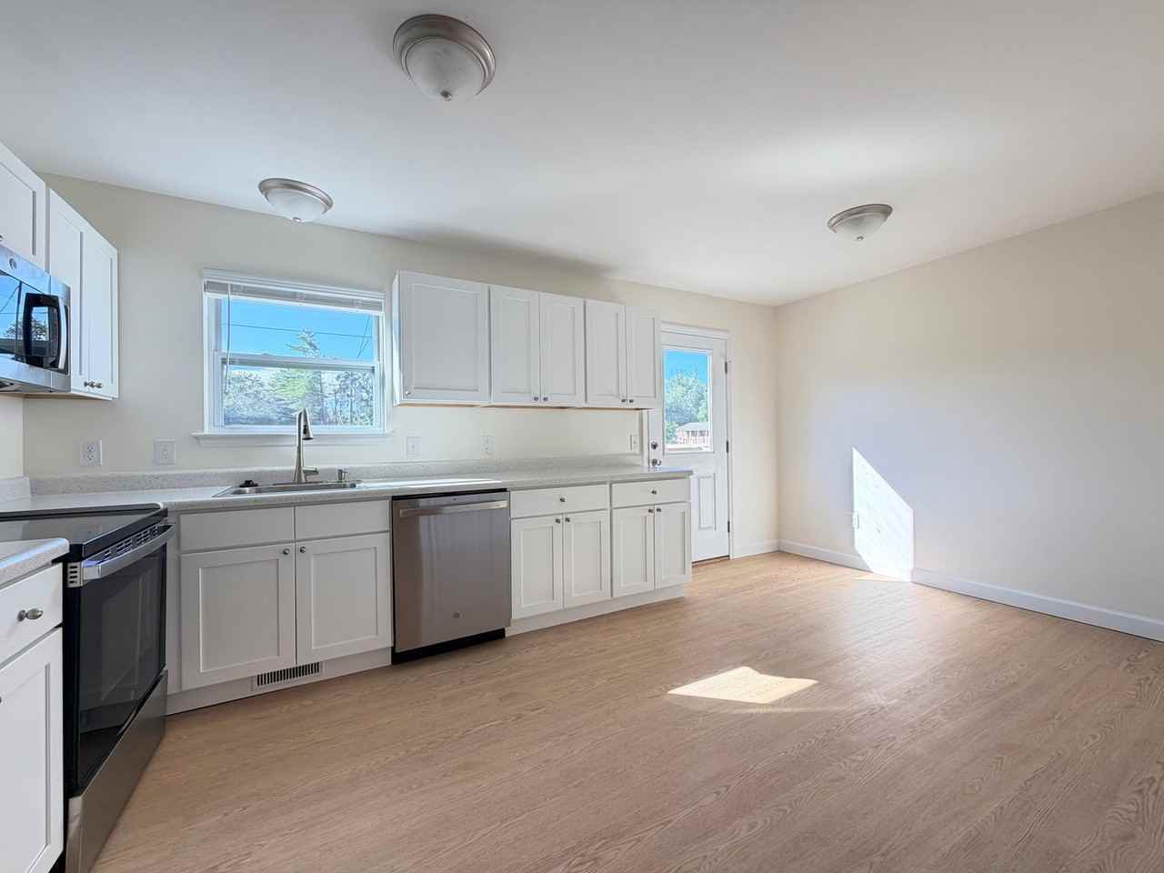 712 Scotti Ave - Photo 2 of 12