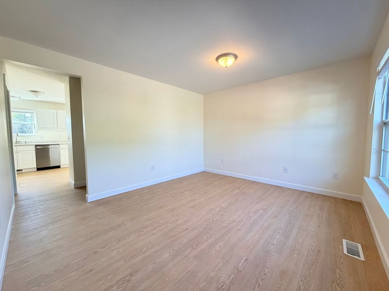 712 Scotti Ave - Photo 3 of 12