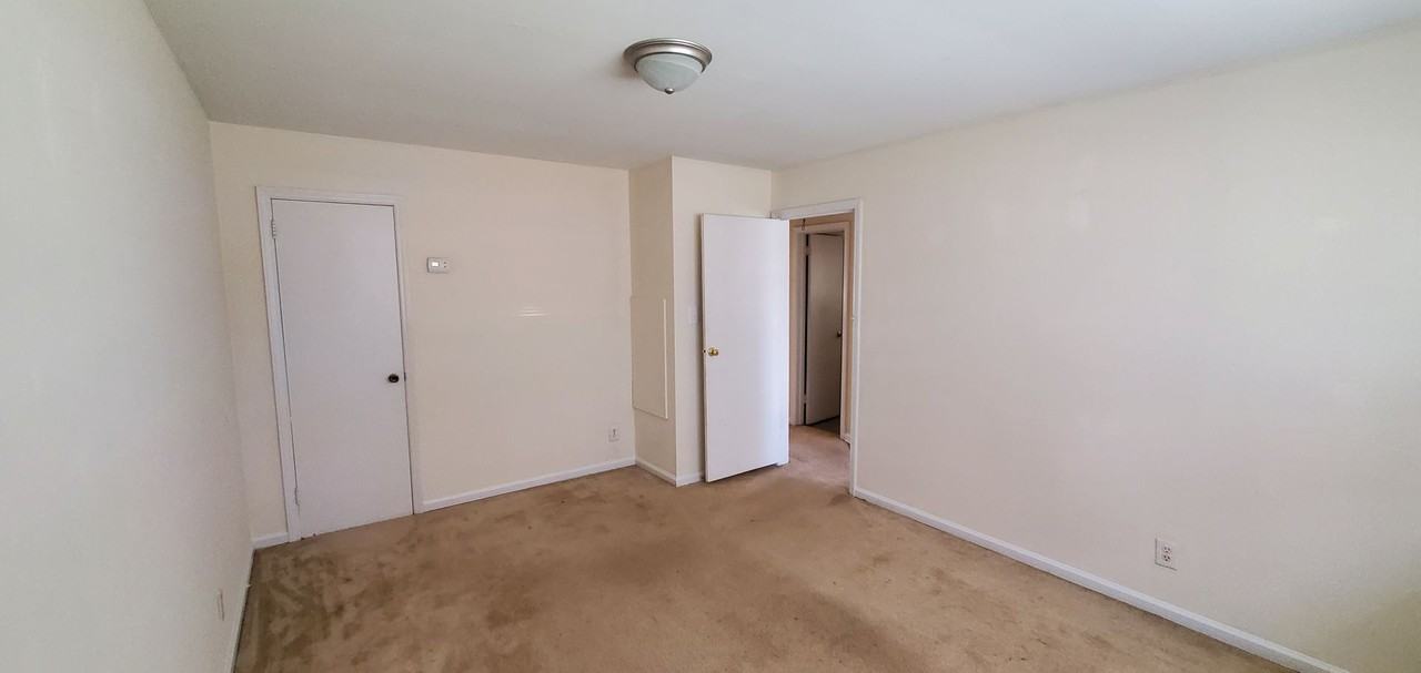 2511 Campbell St #B - Photo 4 of 7