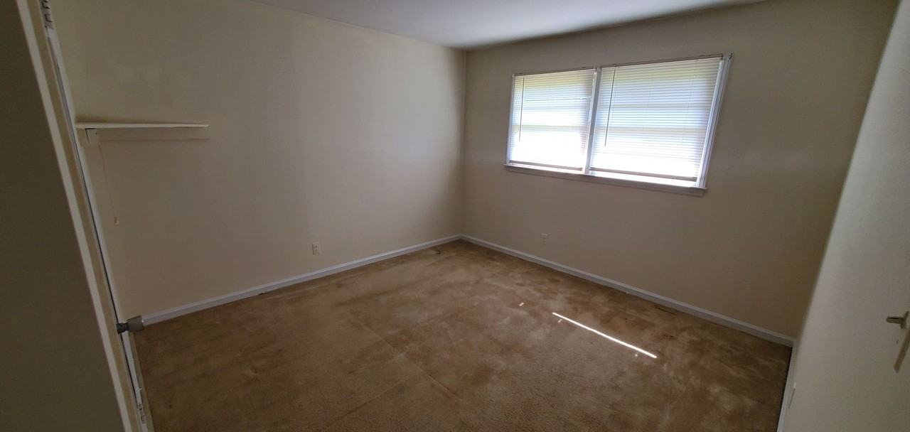 2511 Campbell St #B - Photo 5 of 7