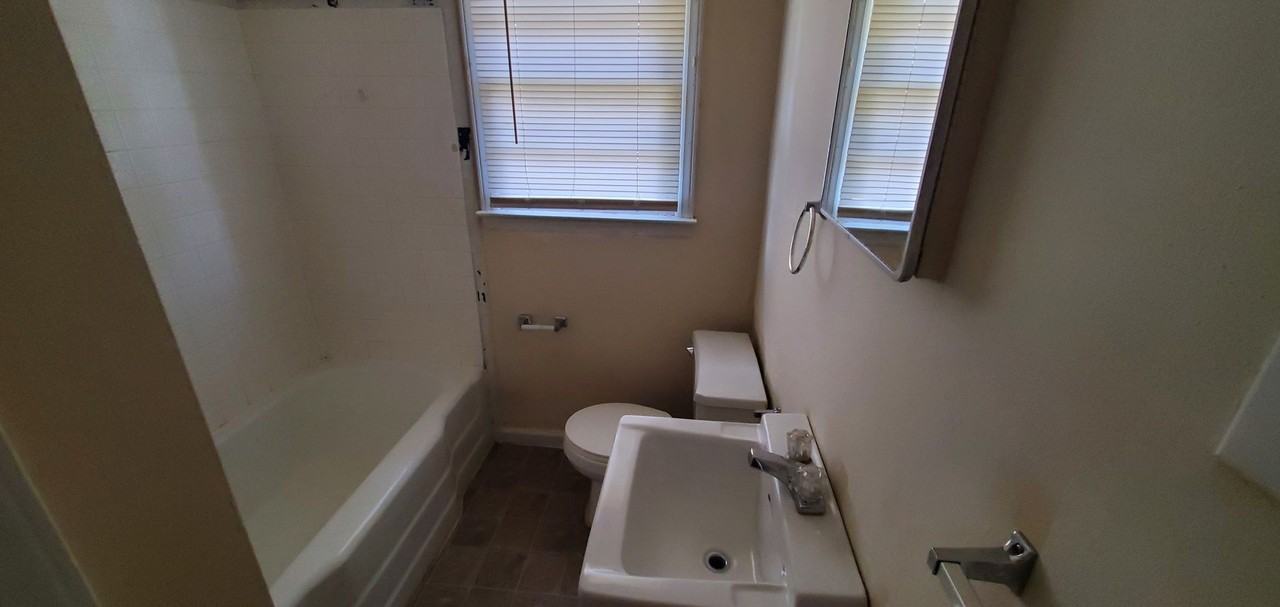 2511 Campbell St #B - Photo 7 of 7