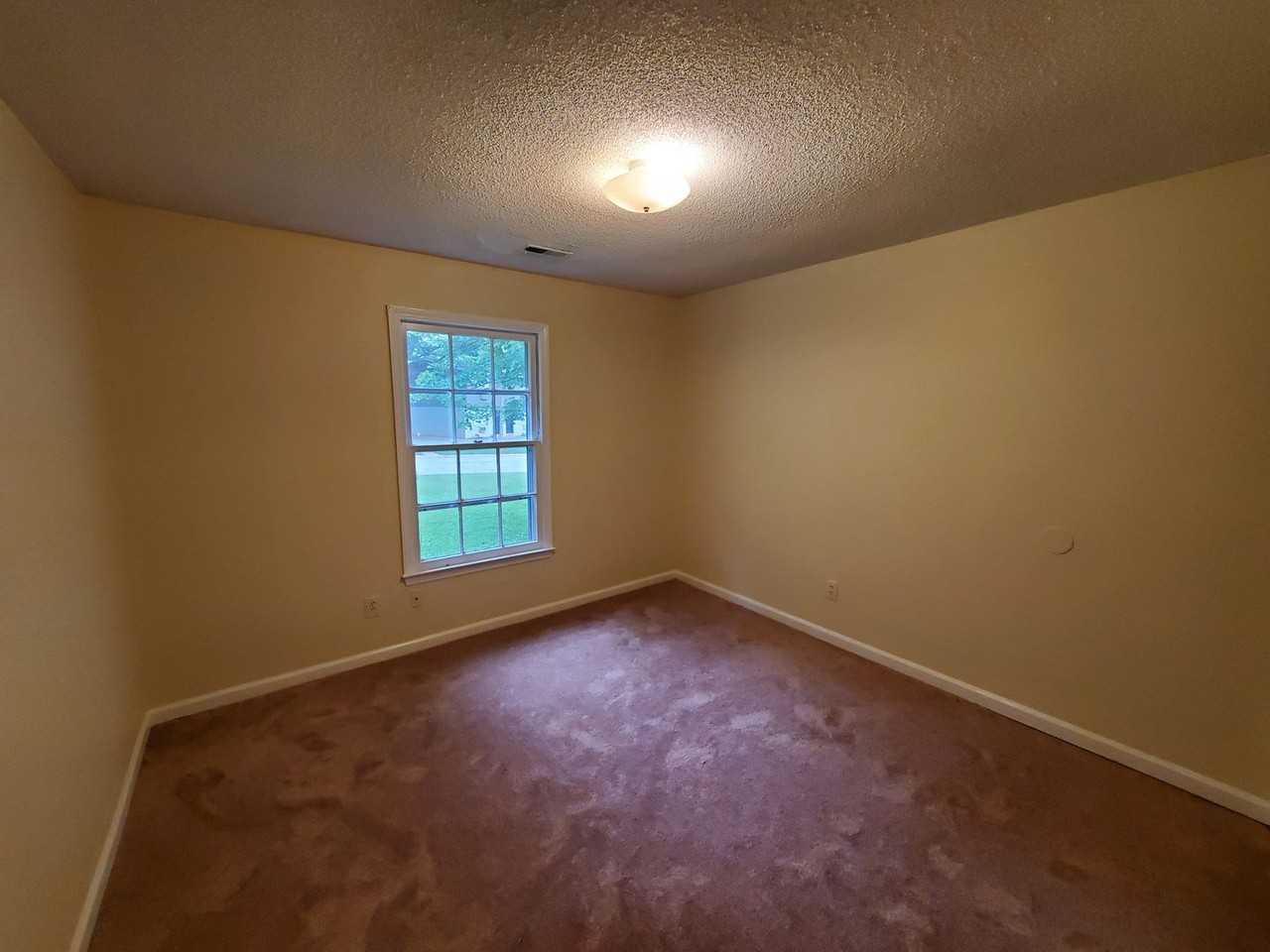 1724 Spry St - Photo 5 of 7