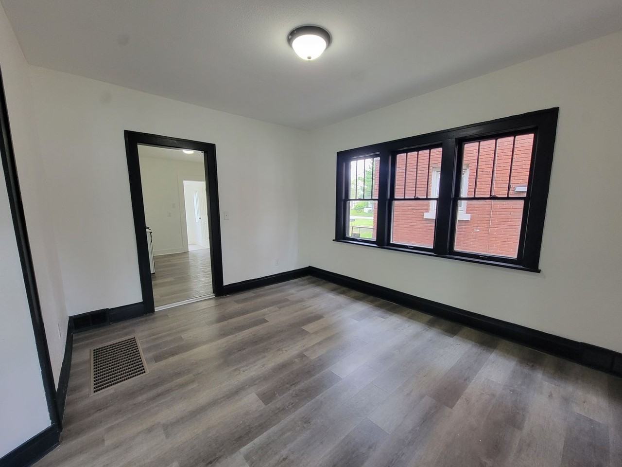 2118 Lincoln Way W - Photo 6 of 20