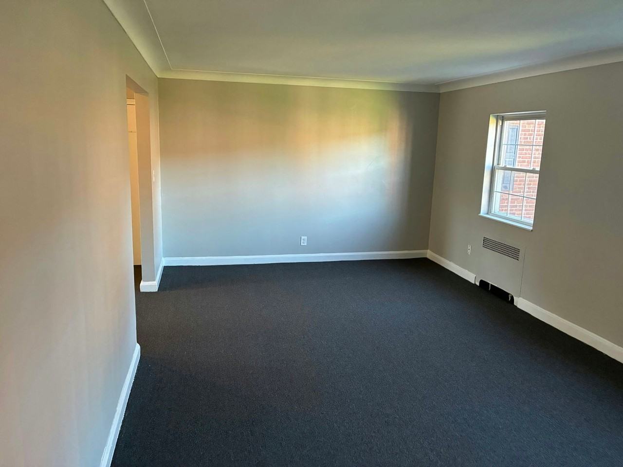 35 Niles St - Photo 3 of 9