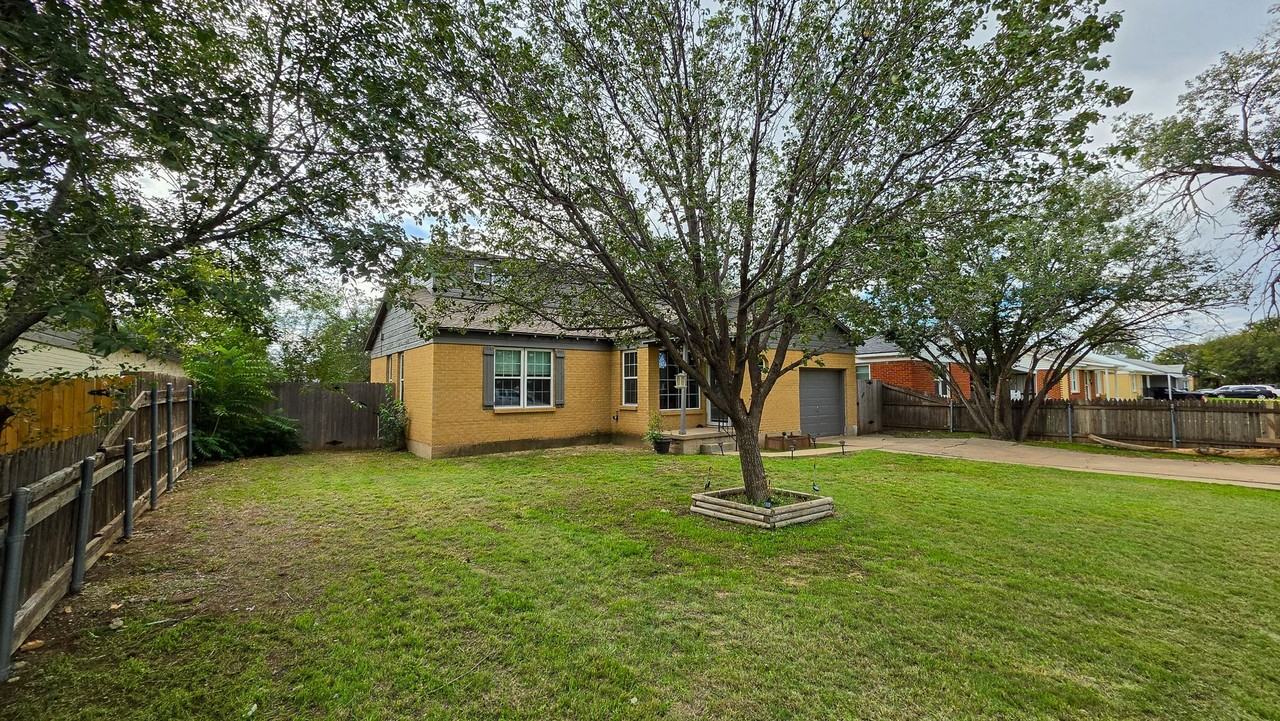 5123 Lawrence Blvd - Photo 2 of 30
