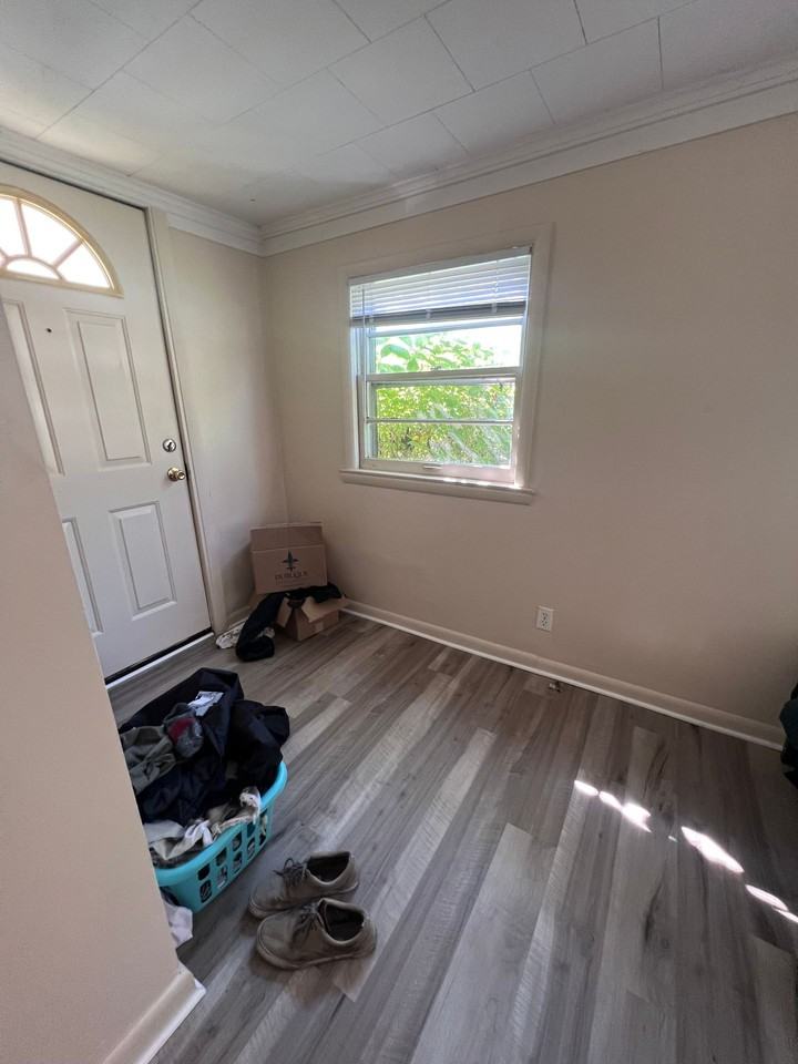 121 S Clark St - Photo 3 of 40