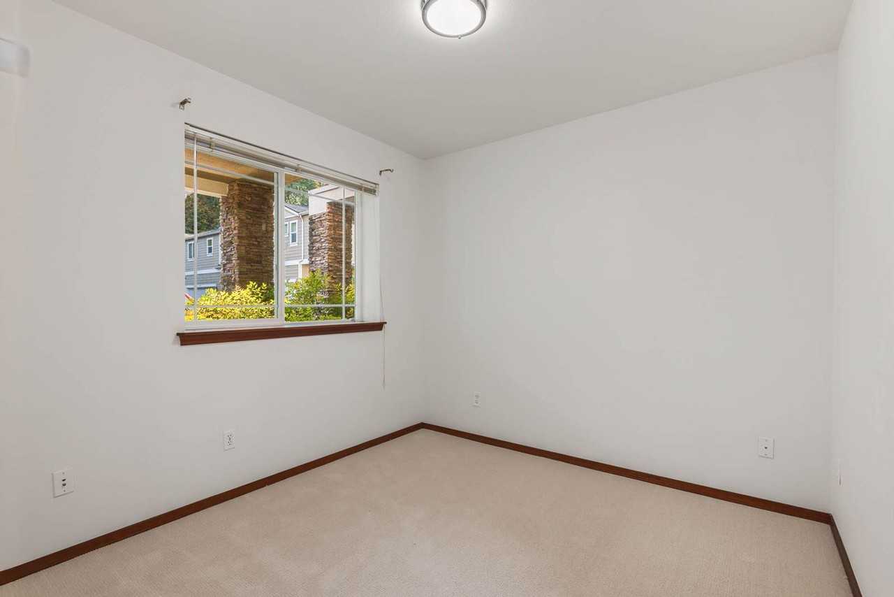 1056 215th Pl Se - Photo 2 of 19