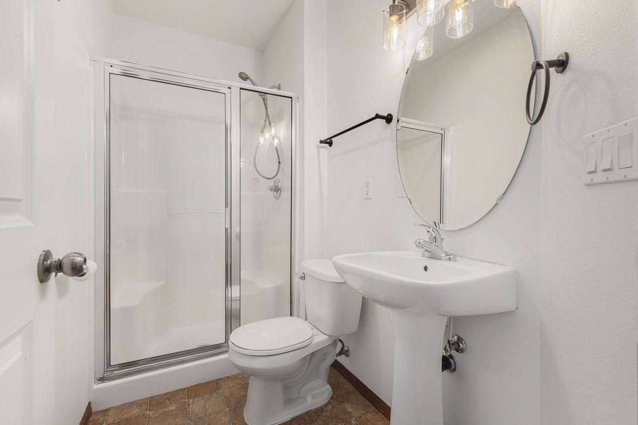 1056 215th Pl Se - Photo 3 of 19