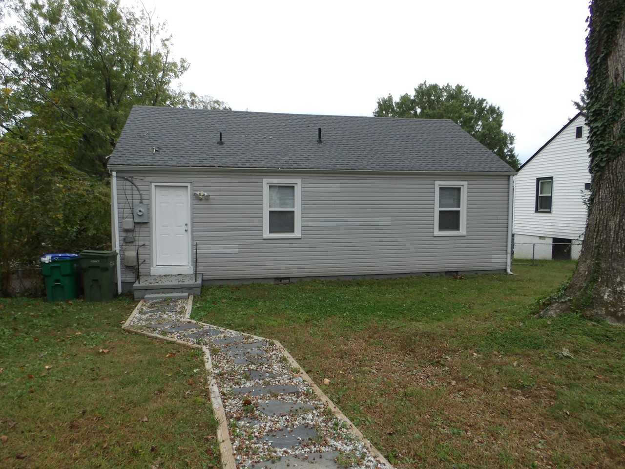 4705 Caldwell Ave - Photo 2 of 20