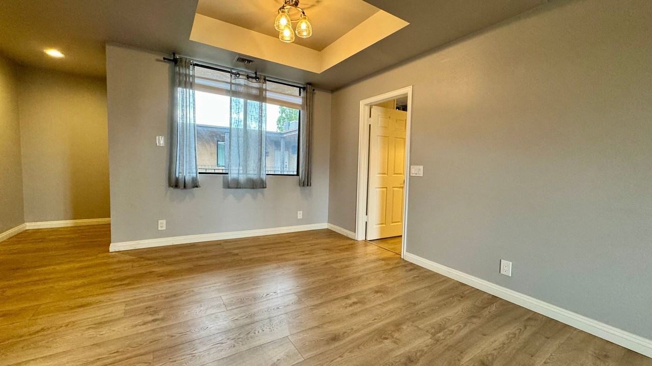 18600 Clark St - Photo 5 of 26