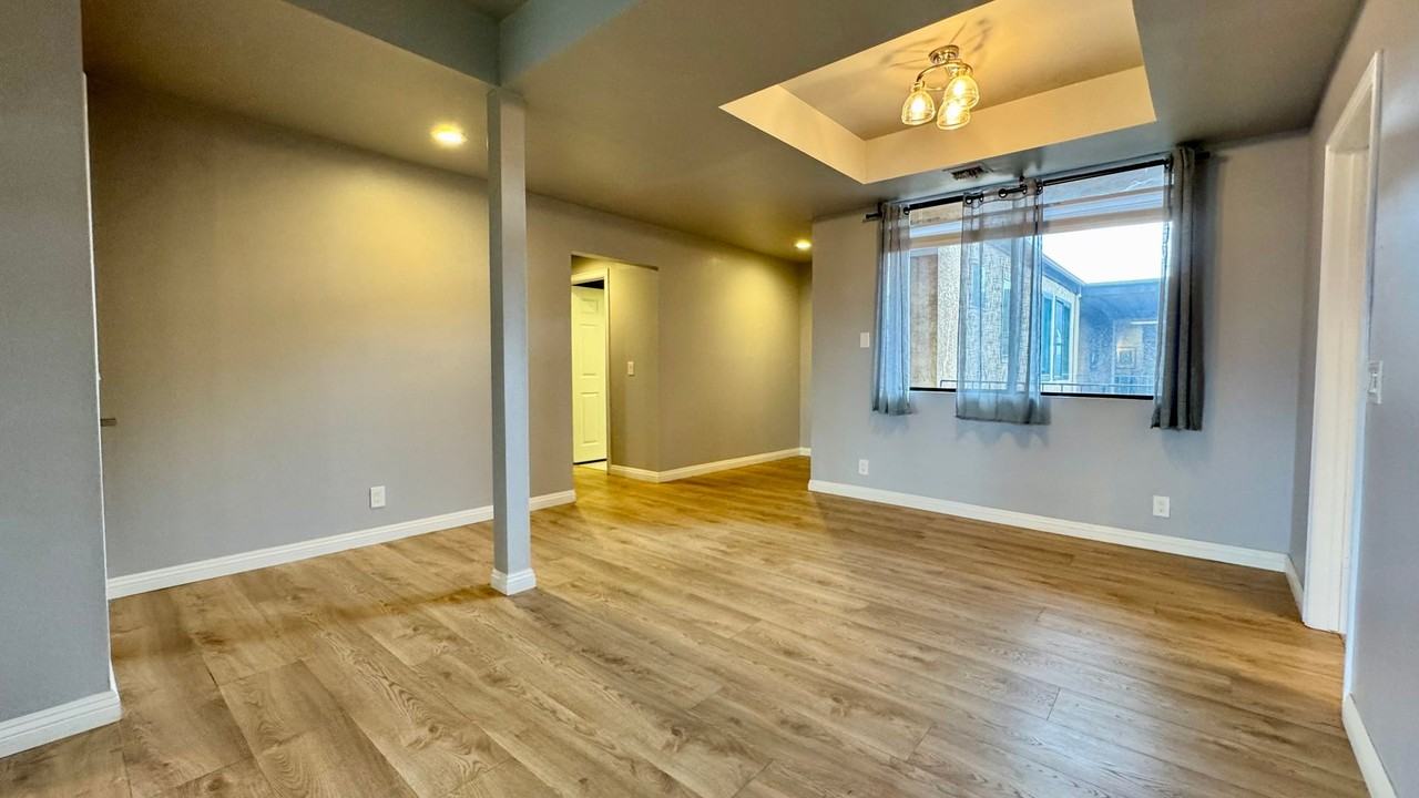 18600 Clark St - Photo 6 of 26