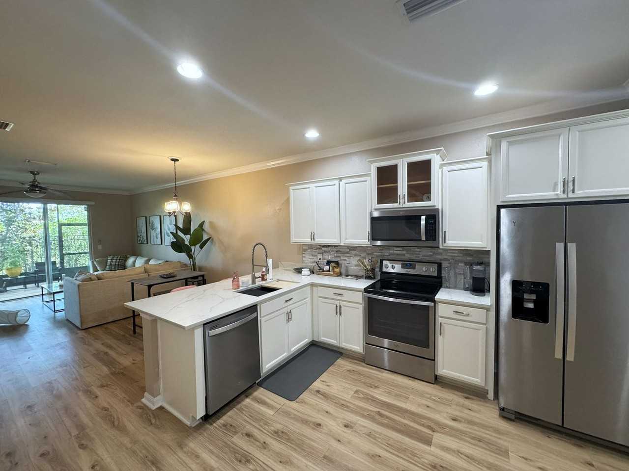 9245 Hillcroft Dr - Photo 3 of 24