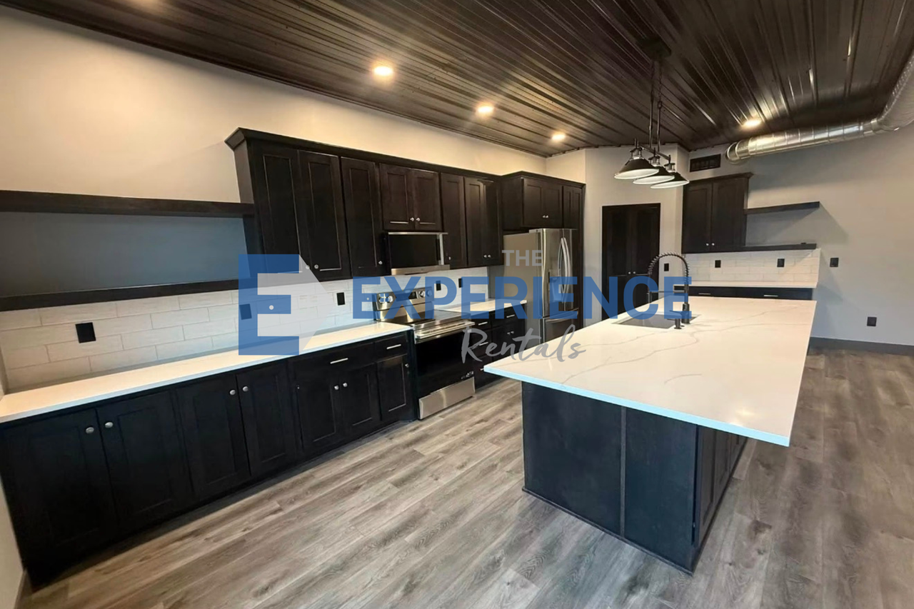 624 Broadway St - Photo 4 of 20