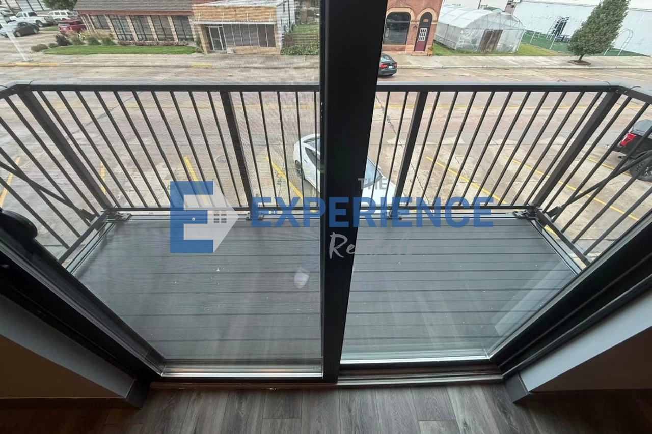 624 Broadway St - Photo 5 of 20