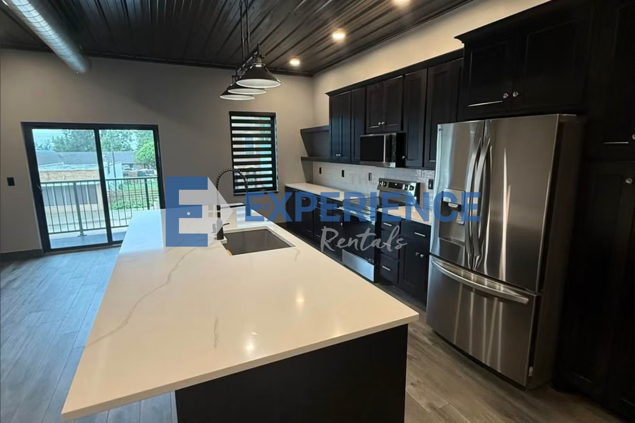 624 Broadway St - Photo 6 of 20