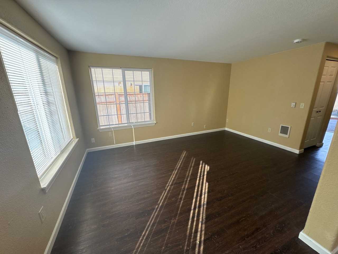 2570 16th Ave Se - Photo 2 of 30