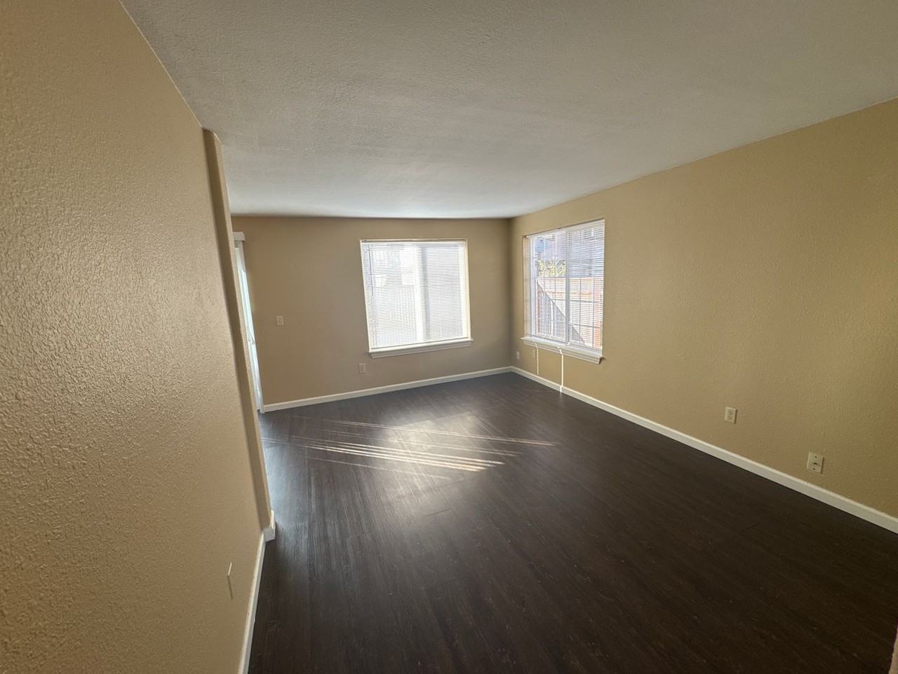 2570 16th Ave Se - Photo 3 of 30