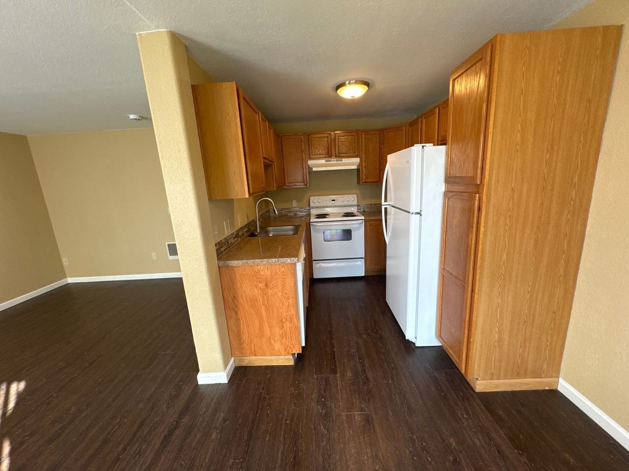 2570 16th Ave Se - Photo 5 of 30