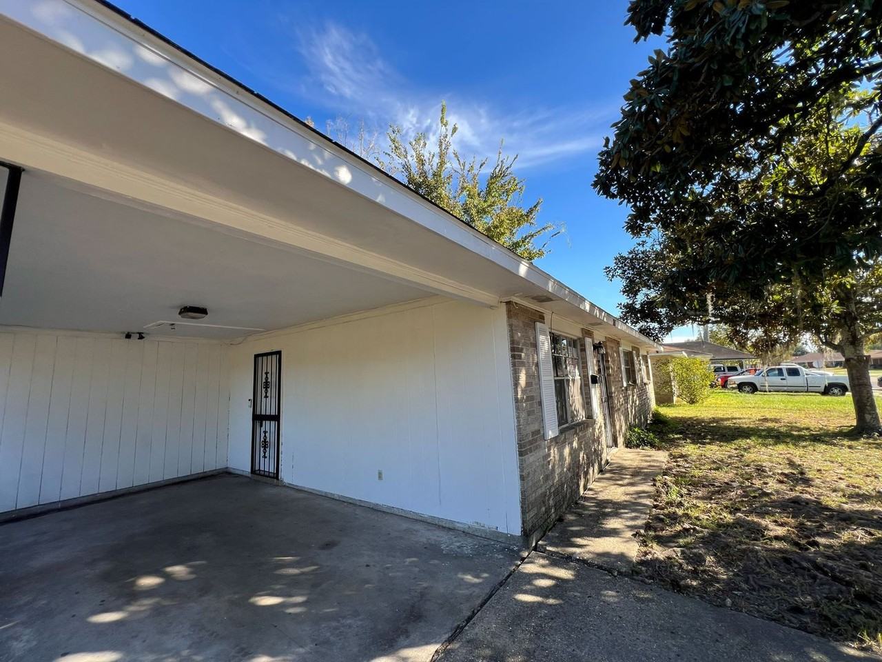 6518 Buckeye Dr - Photo 3 of 33