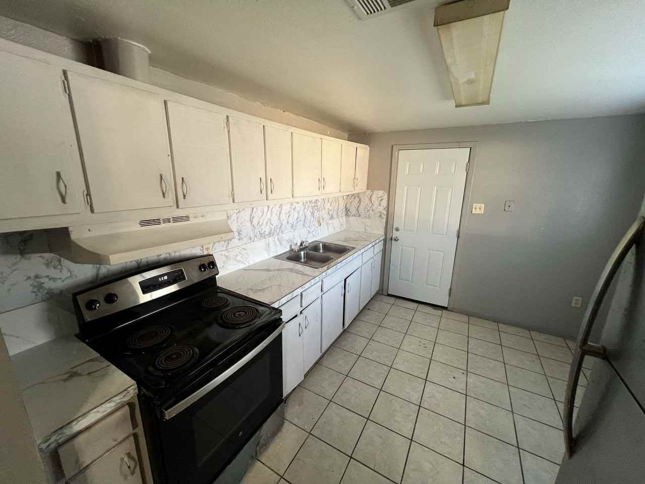7048 Poinsettia Dr - Photo 6 of 21