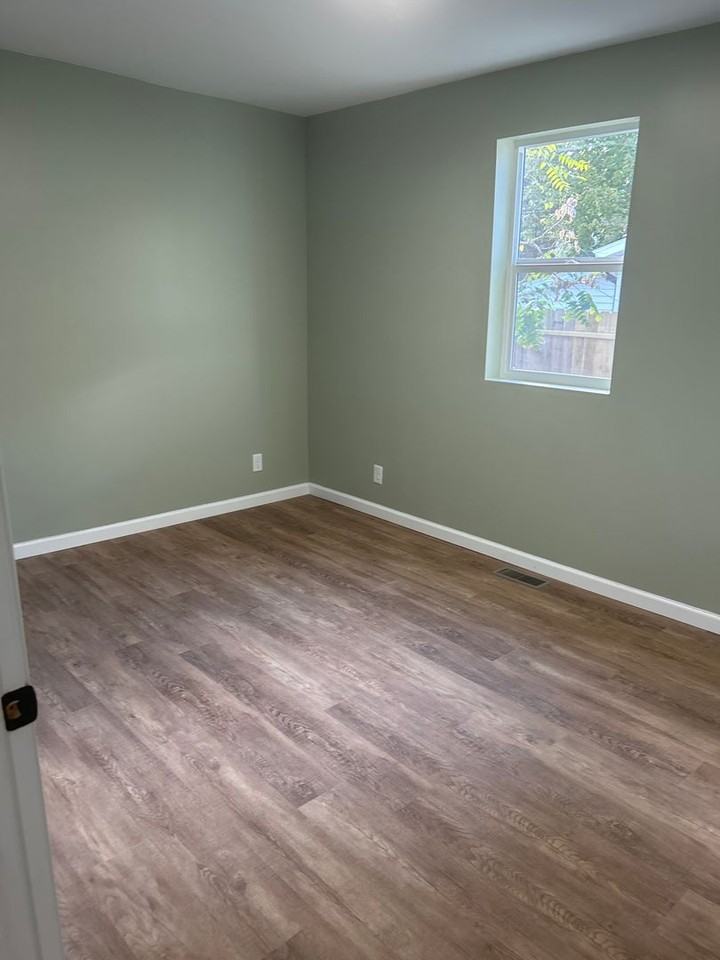405 S Main St - Photo 6 of 11
