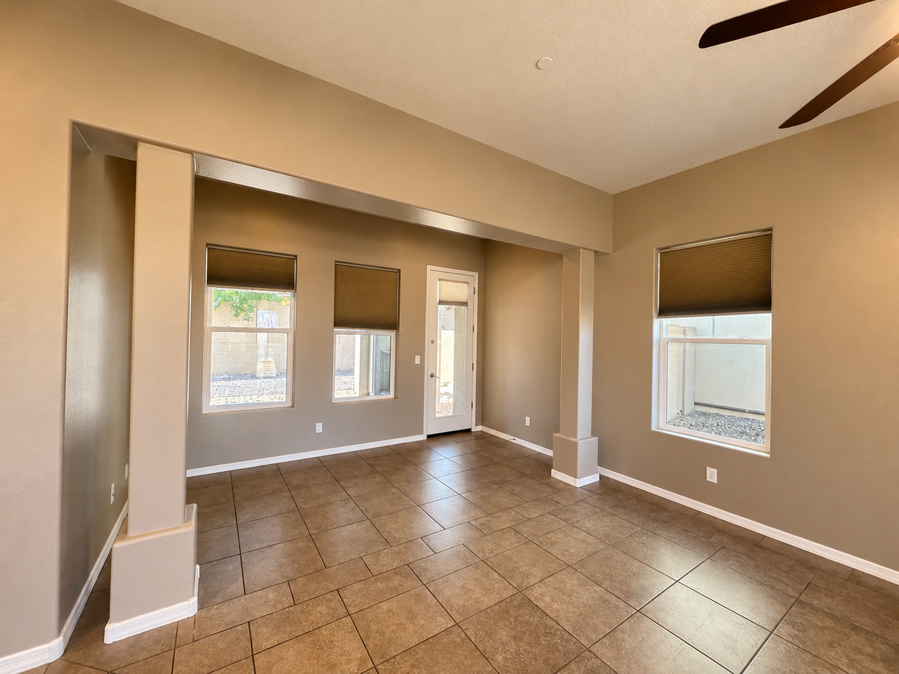 501 Miners Gulch Dr - Photo 5 of 36