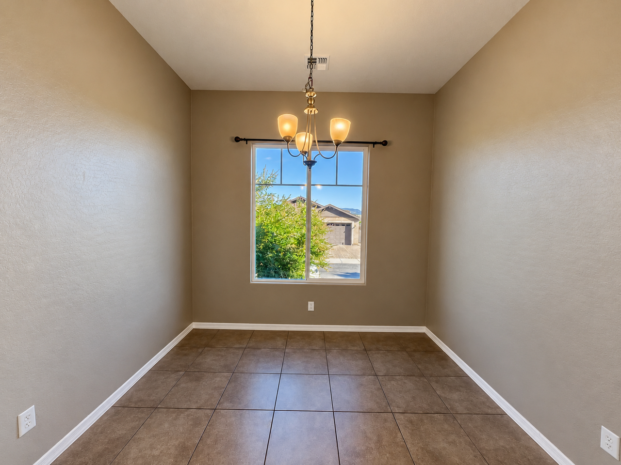 501 Miners Gulch Dr - Photo 7 of 36